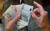 Seniorin zahlt über Jahre tausende Euro an Betrüger