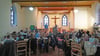 Gemeindepädagoge Nils Köpnick begrüßte die Teilnehmer der diesjährigen Kinderbibelwoche, die zu einem gemeinsamen Frühstück in der Loitzer Lutherkirche zusammengekommen waren.                                