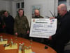 Darum überreicht diese Bundeswehr-Einheit Spenden für Vereine am Haff