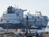 300 Meter langes LNG-Schiff hat Rügen erreicht