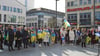 250 Ukrainer demonstrieren in Neubrandenburg