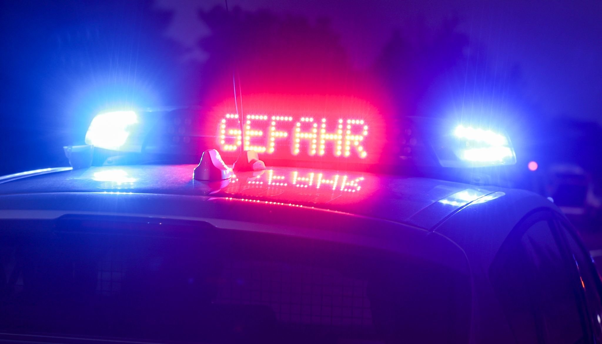 Auto fährt Radfahrerin an - 60-Jährige schwer verletzt