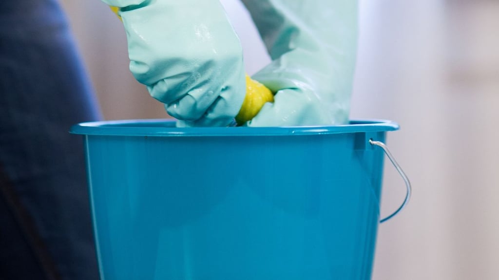 Hallway Blood Cleanup: Man Takes Matters Into His Own Hands Hallway Blood Cleanup: Man Takes Matters Into His Own Hands