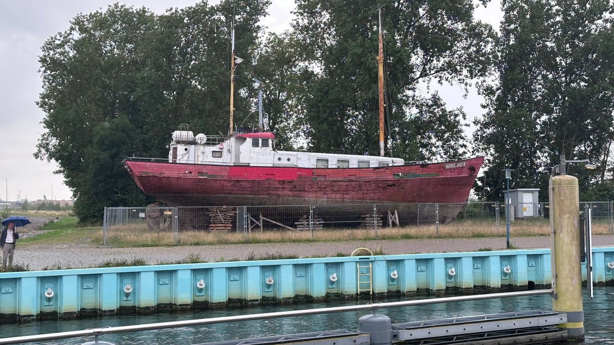 Gesunkenes Schiff an Land Der Streit geht weiter