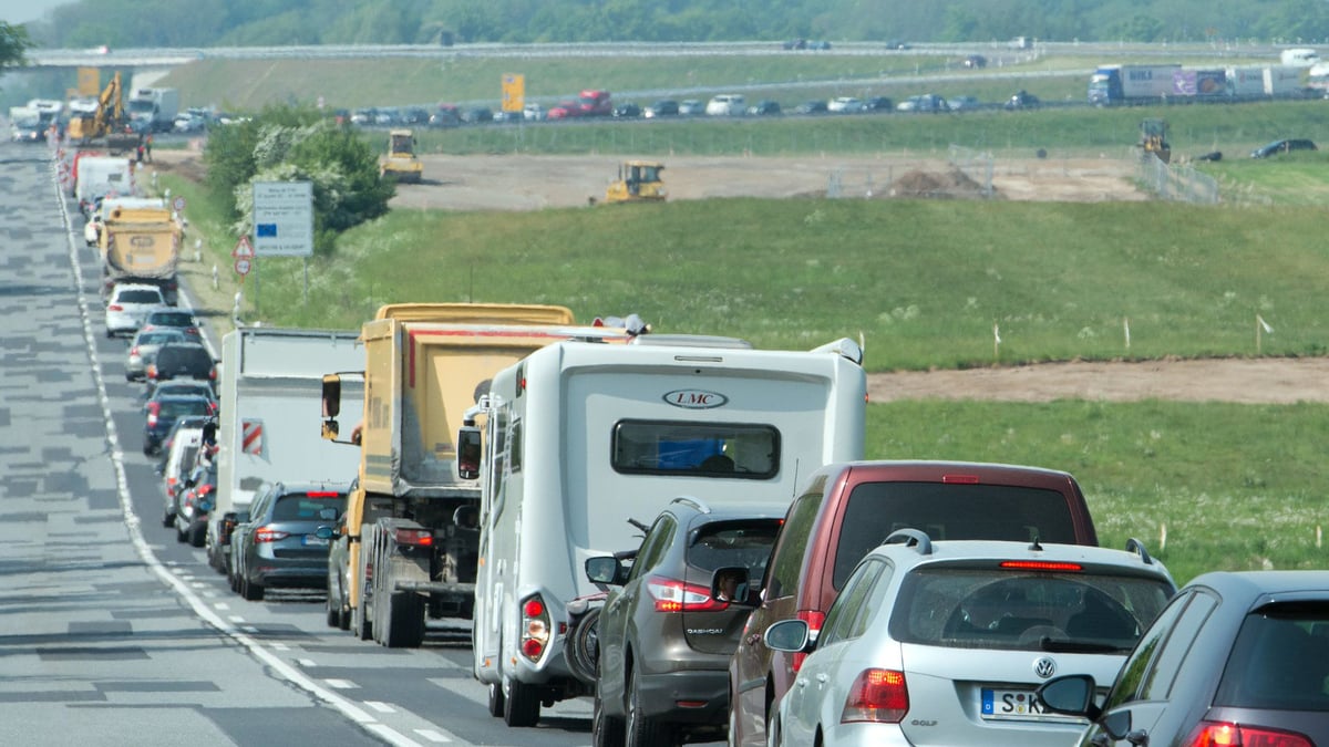Mega Stau Droht! Erst Halteverbot, Dann Vollsperrung: Die Straße Der Nationen Gesperrt! - 0ug2ktr