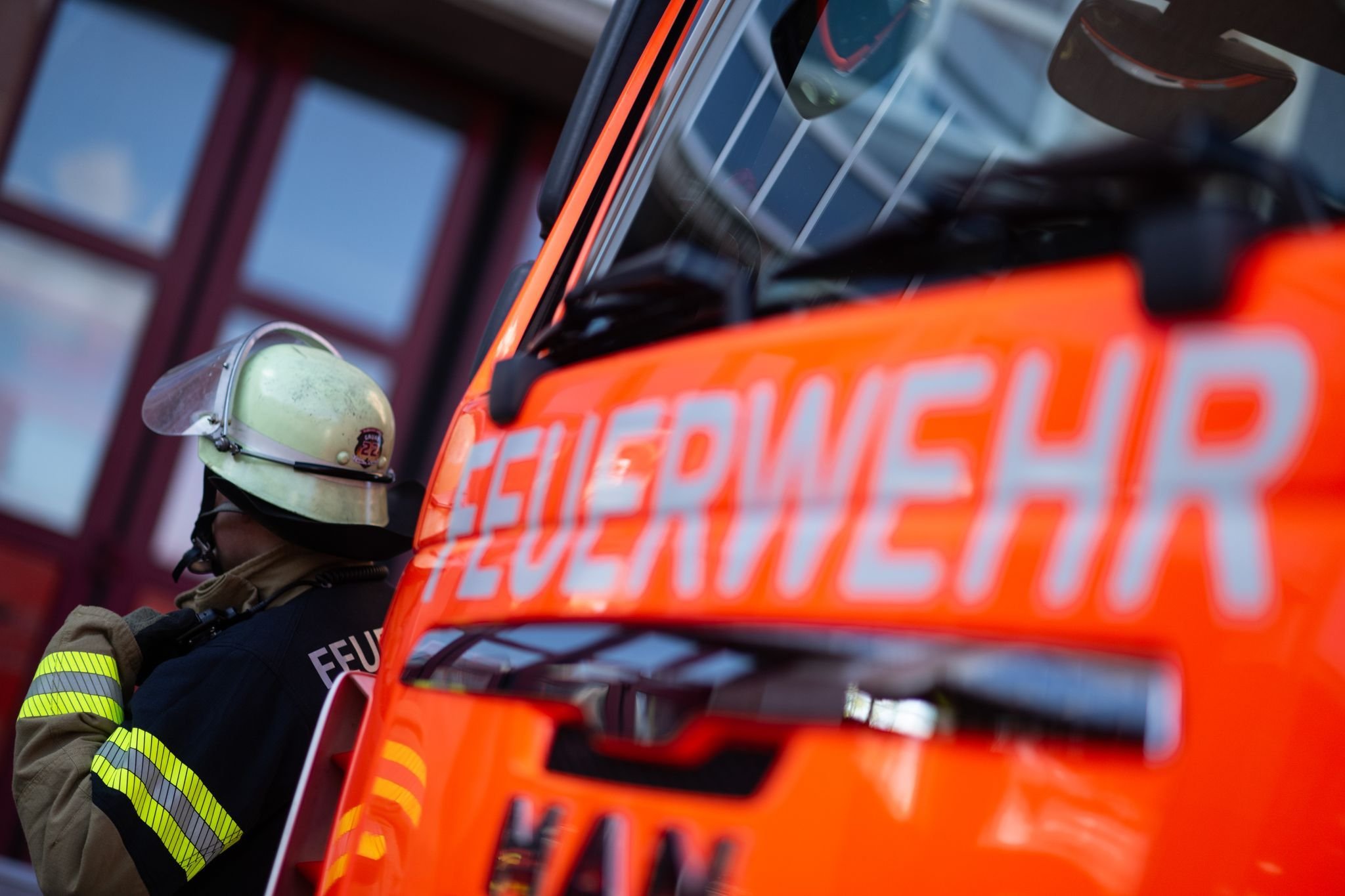 Hochhausbrand In Berlin-Marzahn Geht Glimpflich Aus