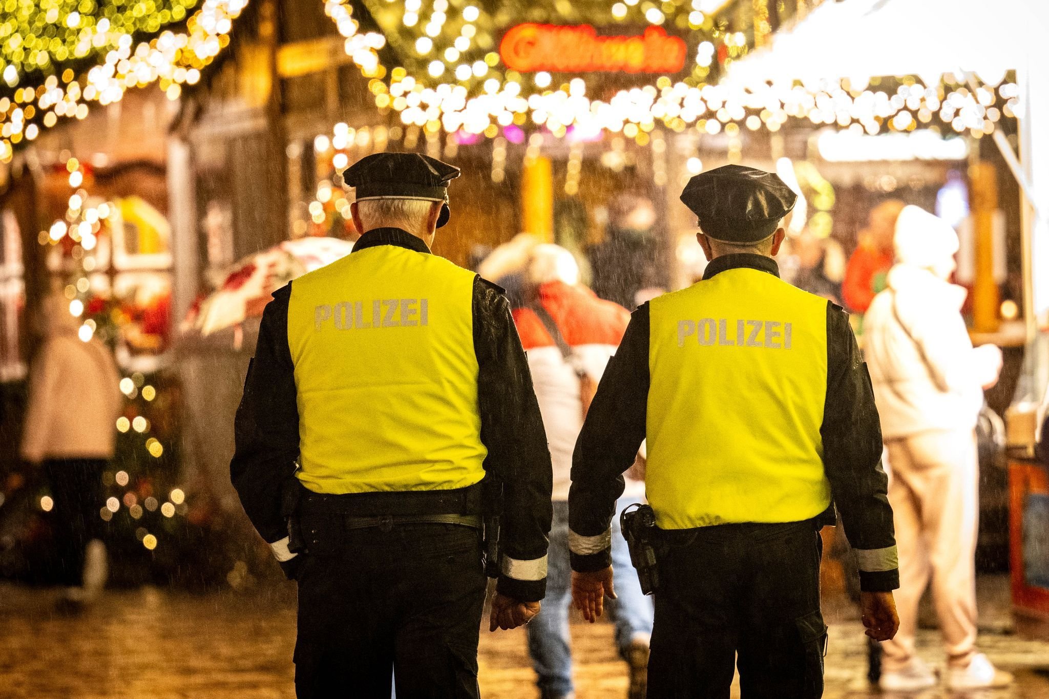 Wie Kontrolliert Die Polizei Das Messerverbot Auf Den Weihnachtsmärkten?