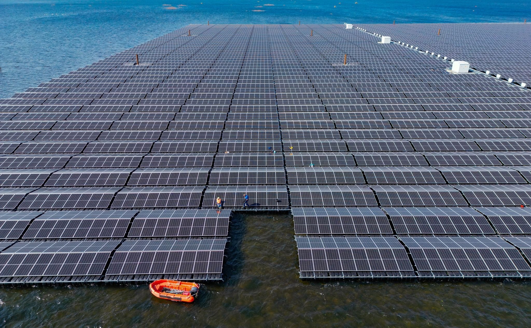 Schwimmende PV-Anlagen auf dem Meer: Experten fordern weitere Forschung