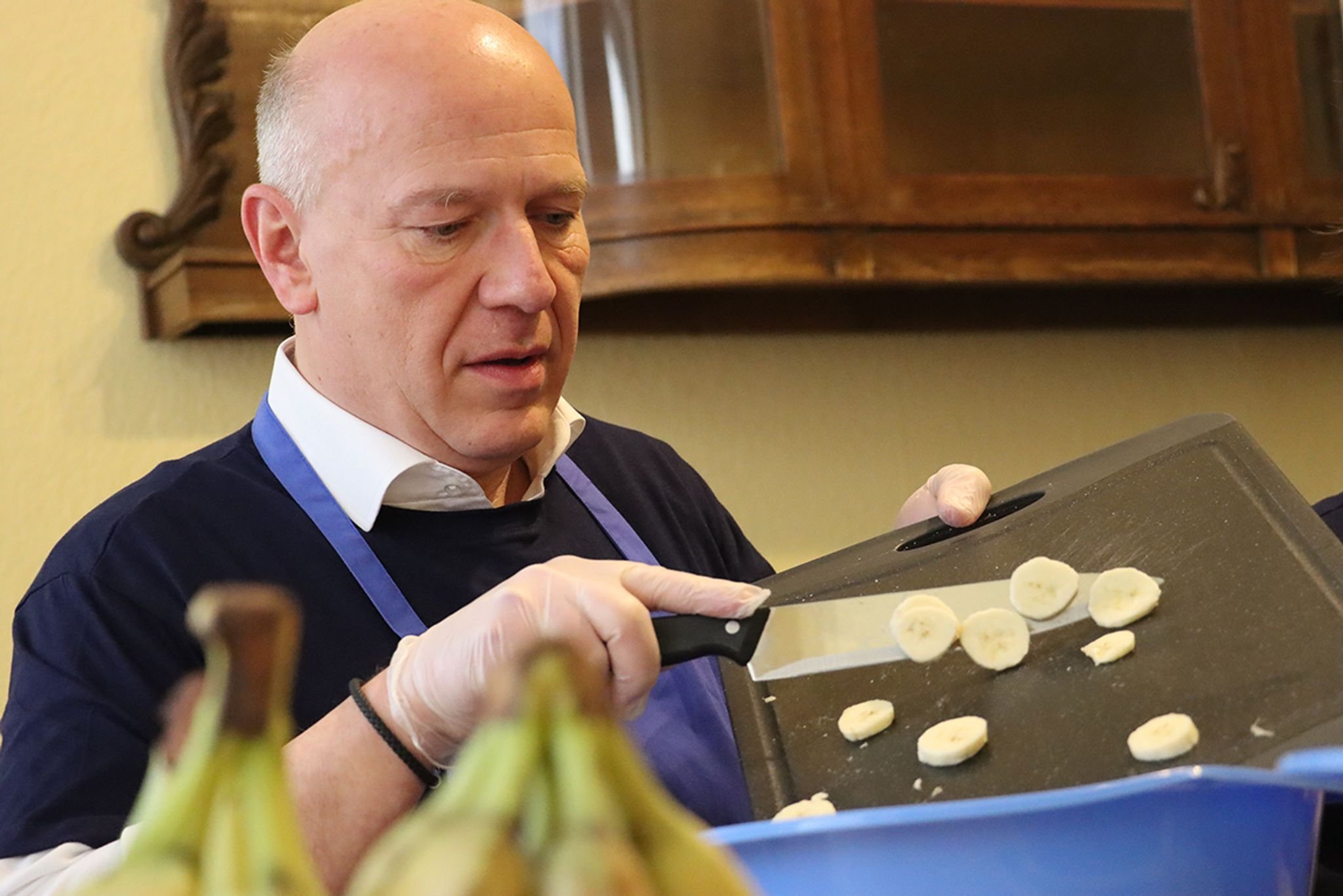Wegner kocht Essen für arme Menschen Wegner kocht Essen für arme Menschen