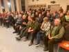 Volles Haus bei der Feuerwehr. Etwa 70 Zuhörer erlebten den Gesprächsabend mit Gerd Kische im Saal der Teterower Brandschützer. 