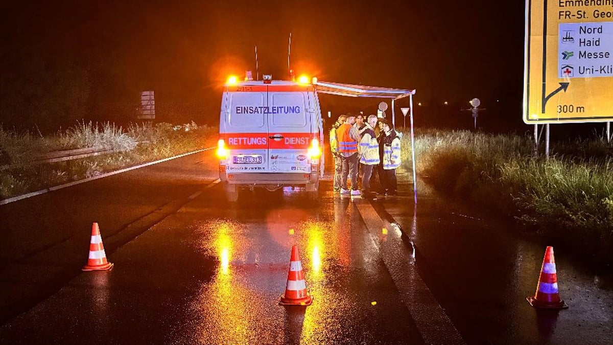 Familienauto fängt nach Unfall Feuer: Ein Mann und zwei Kinder sterben