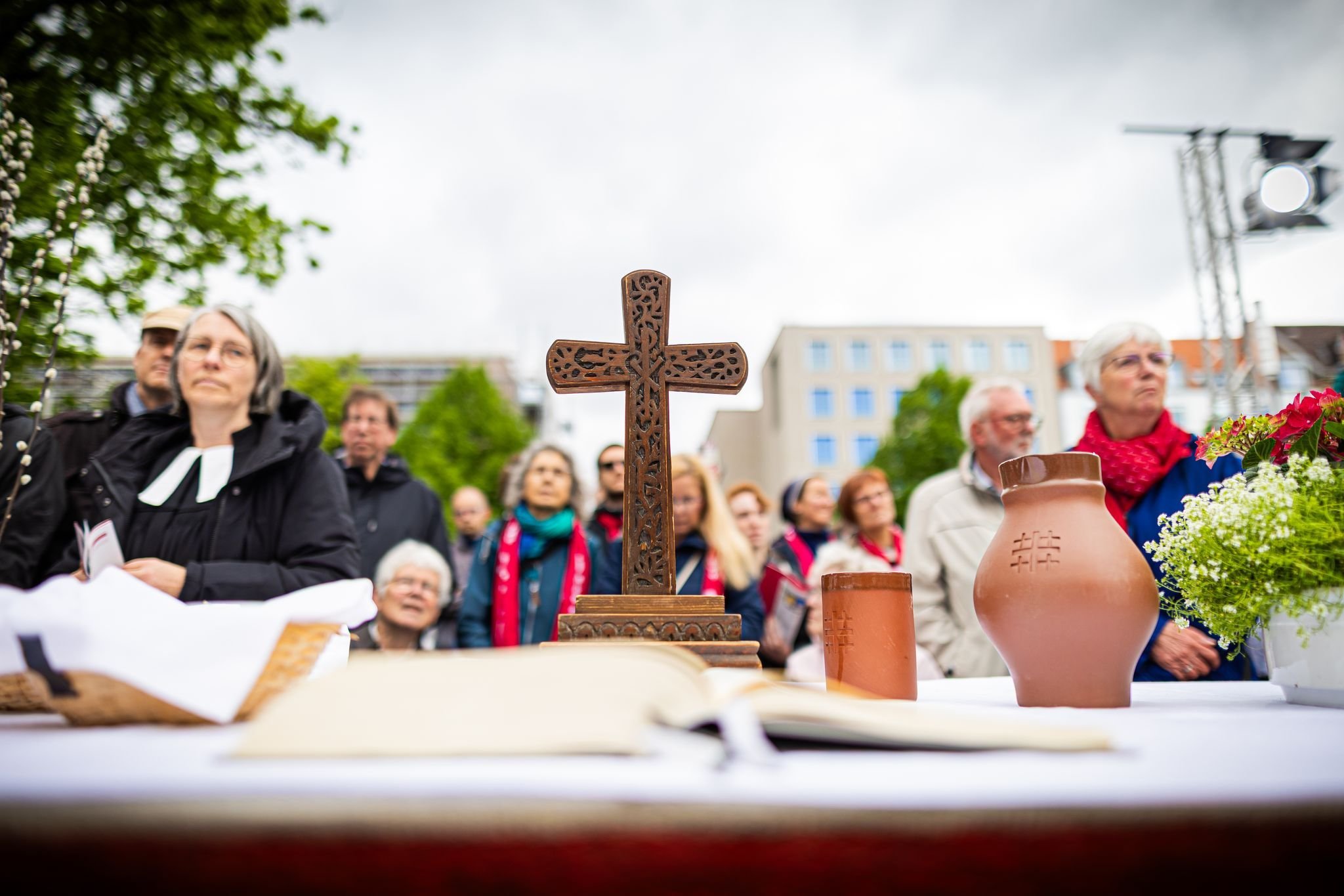 Kirchentag in Hannover: Tausende feiern Open-Air-Gottesdienst zum Abschluss