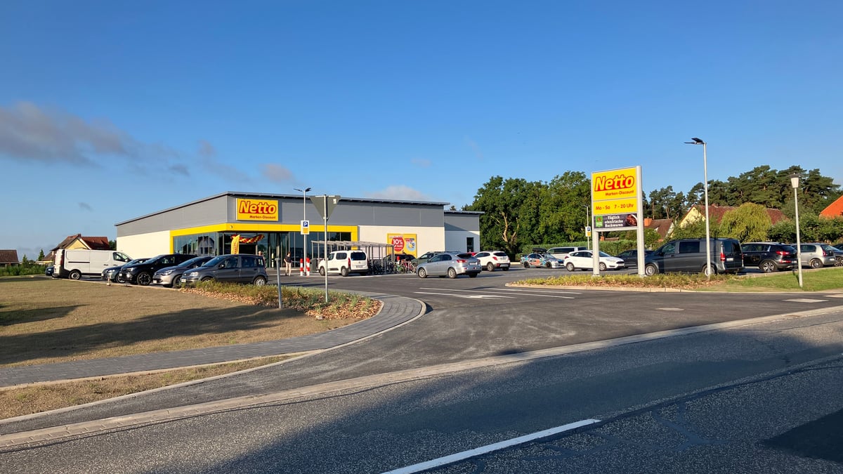 New supermarket directly on the federal highway has opened its doors