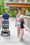 Familien kommen mit dem Kinderwagen auch ganz nach oben.
