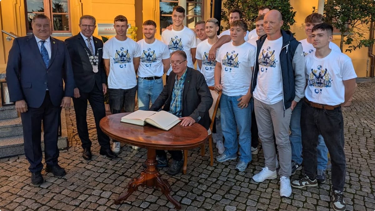 Piłkarze ręczni Stavenhagenu wpisani do księgi honorowej miasta