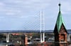 Blick vom Turm der Marienkirche auf die neue Rügenbrücke. 