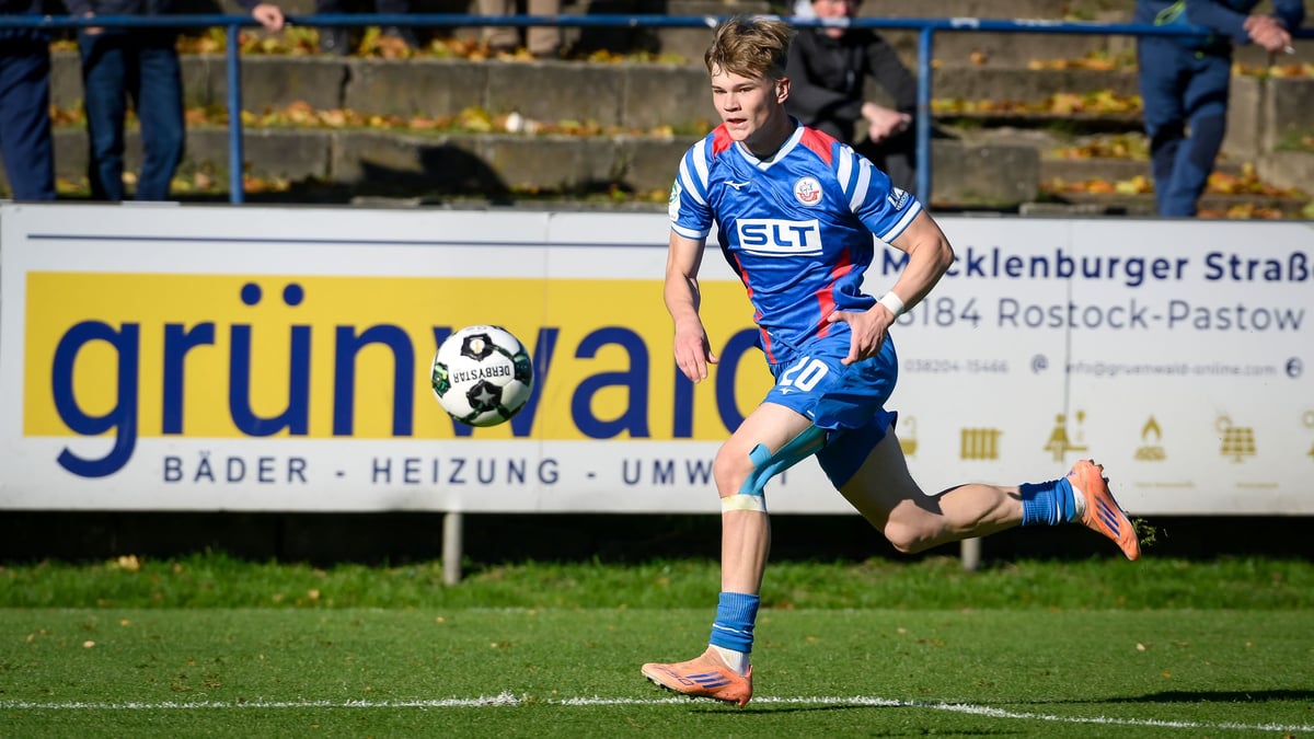 Stürmer von Hansa Rostock wechselt zu Bundesligisten FC Augsburg Stürmer von Hansa Rostock wechselt zu Bundesligisten FC Augsburg