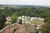 Das sommerliche Burgfest auf Burg Stargard ist immer ein besonderes Spektakel. Vom Burgturm bietet sich dann ein schöner Blick über die Zelte und Stände.
